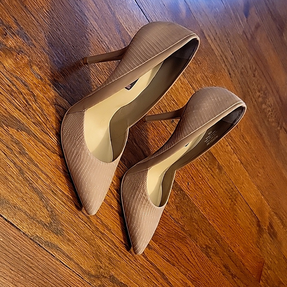 Steve Madden high heels, Size 9, Beige